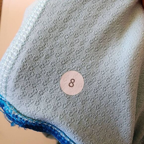 Lululemon Women's Blue Two Tone Colorblock Scoop Neck Tank Top Size 8 - Picture 6 of 7